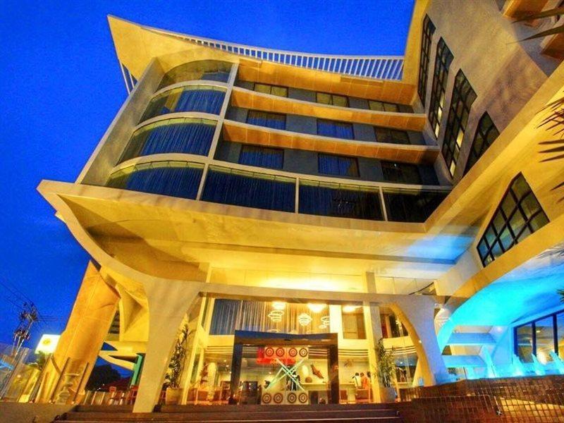 The Xtreme Suites Bangkok Exterior foto
